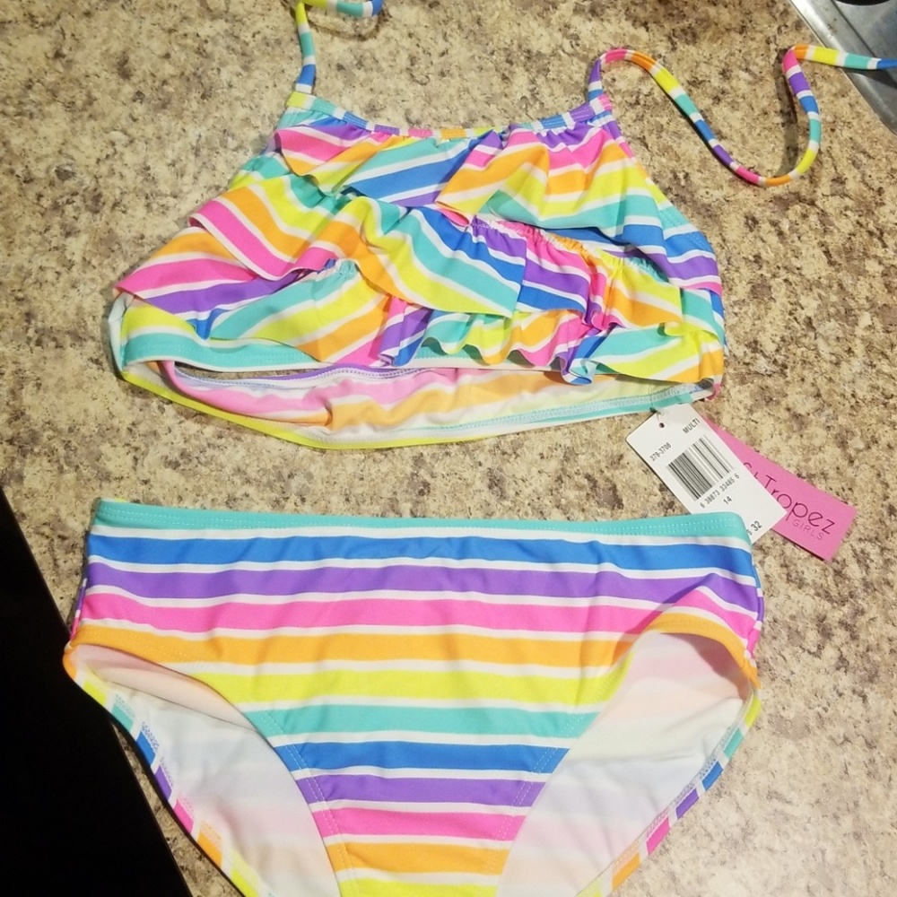 Bikini with halter-style top